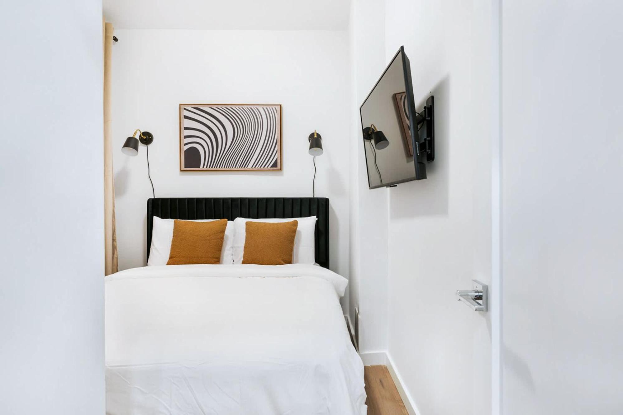 1290-10 New Renovated 2 Bedrooms In Ues Apartment *