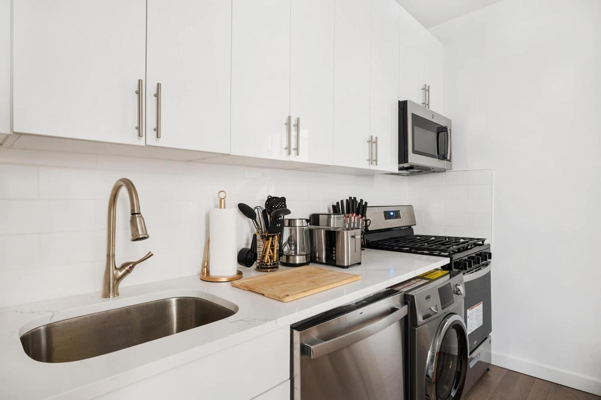 Apartment 1290-10 New Renovated 2 Bedrooms In Ues *